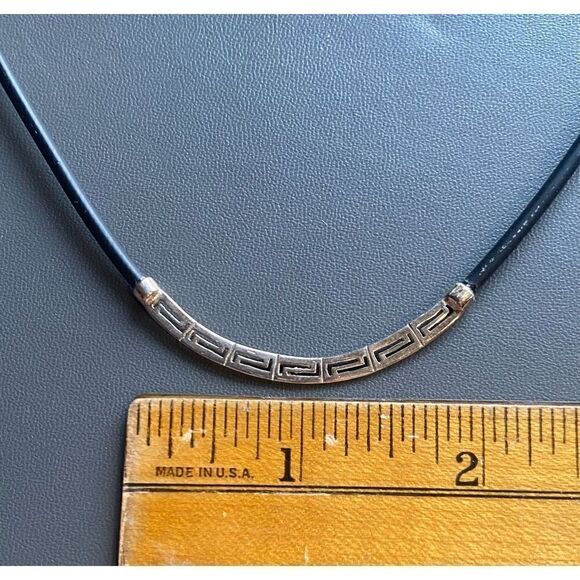 Greek Key sterling silver choker on a black rubber cord silver clasp marked - Picture 7 of 7
